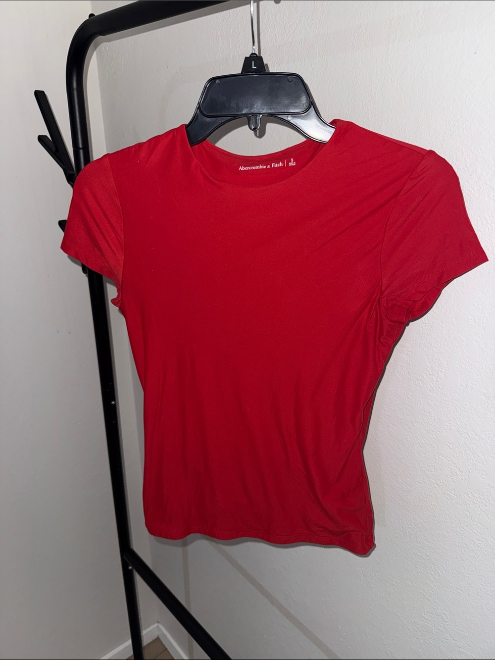 Abercrombie & Fitch Women's Bright Red Baby Tee - small ❤️